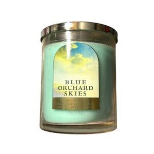 Bath & Body Works Blue Orchard Skies Candle